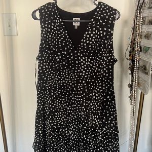 Black and white polyester dress